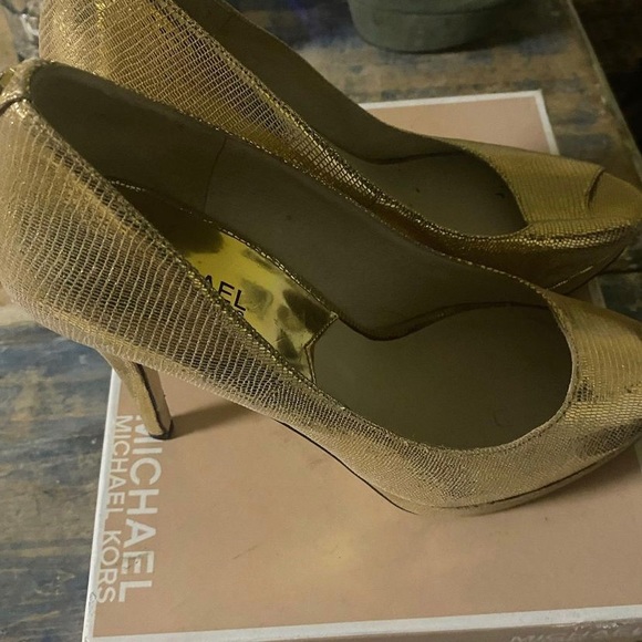 Michael Kohrs Gold Heels - Picture 5 of 5
